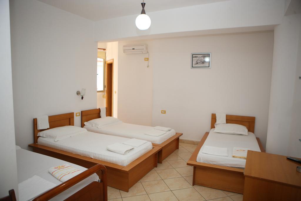 Hotel Alpine Vlorë Habitación foto