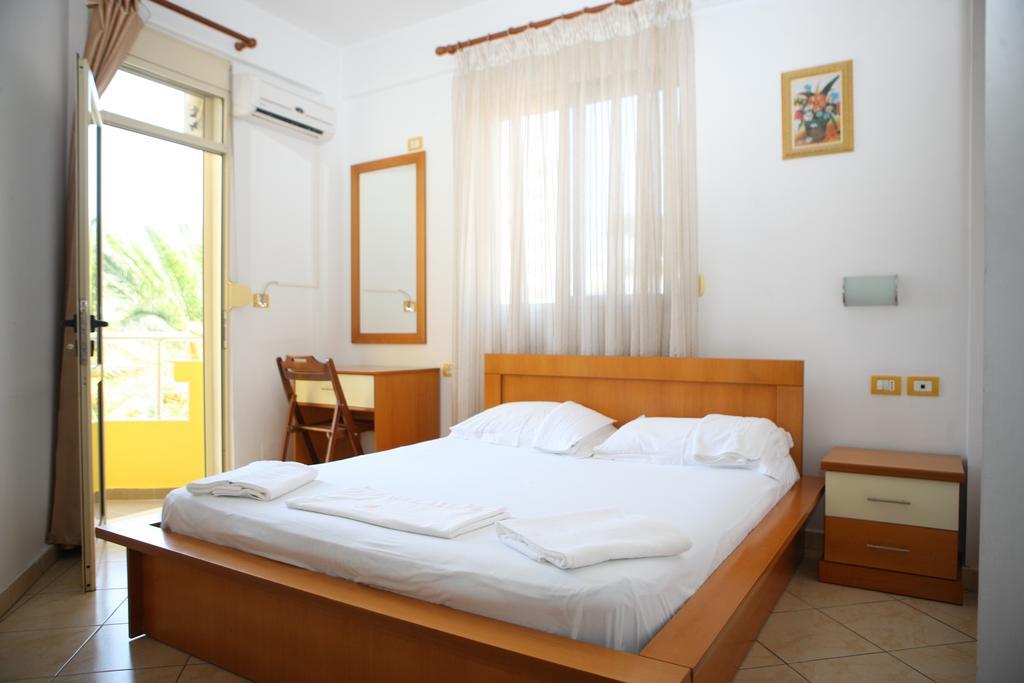 Hotel Alpine Vlorë Habitación foto